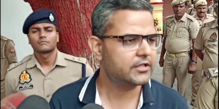 अवैध वसूली में पुलिस चौकी के सभी पुलिसकर्मी सस्पेंड