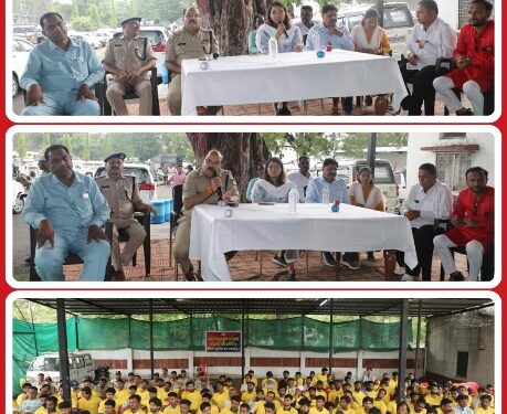 वालेंटियर्स अपनी जिम्मेदारी का निर्वहन करें और पर्व के दौरान किसी भी तरह की गड़बड़ी नहीं होने दें – कलेक्टर सुश्री बाफना।वालेंटियर्स शांतिपूर्वक त्यौहार मनाने में सहयोगी बनें- पुलिस अधीक्षक श्री राजपूत