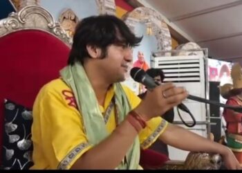 पूज्य सरकार का आदेश… बागेश्वर धाम के दुकानदारो को, अपनी दुकान के बाहर लगानी होंगी नेम प्लेट, बोले मैं किसी धर्म का विरोधी नहीं अपनी पहचान बताने में कैसी शर्म…. सुनिए क्या कहा