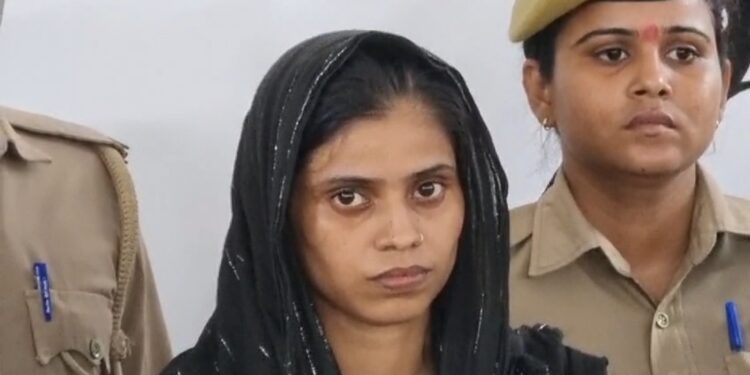 प्रेमी के लिये पत्नी ने करवायी थी तहसील के बाबू की हत्या।