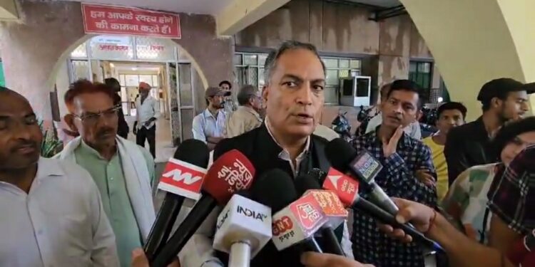 बाबा पुलिस को जांच में सहयोग कर रहे बाबा भागे नहीं हैं उत्तर प्रदेश में ही हैं- वकील एपी सिंह देखे VIDEO
