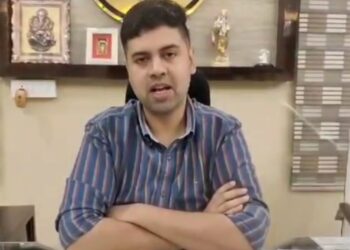 पीएम आवास की पहली किस्त लेकर 11 महिलाएं फरार देखे VIDEO