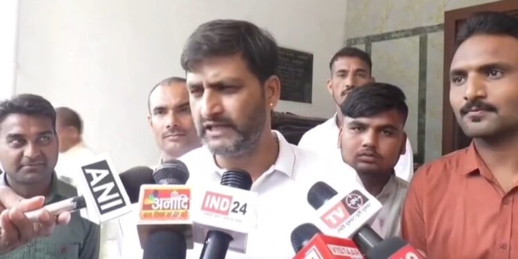 (एक पेड़ मां के नाम अभियान)पर सवाल खड़े किए पूर्व विधायक कुणाल चौधरी ने देखिए उनका वीडियो
