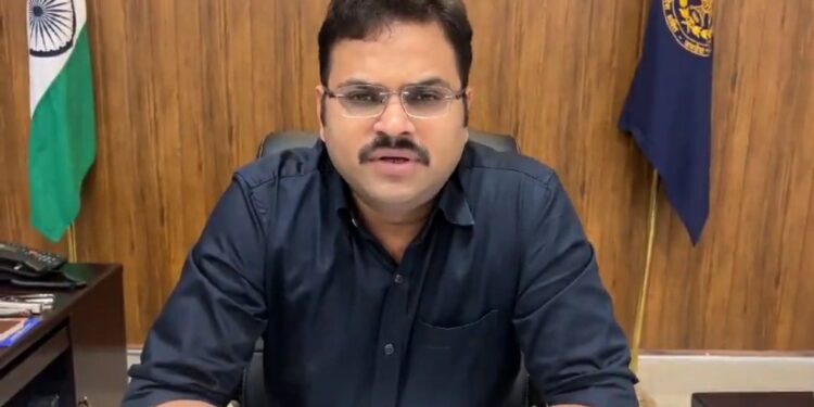 कल दिनांक को दमोह से गायब हुई 4 बालिकाएं मुंबई जीआरपी द्वारा प्राप्त। *बालिकाओं को वापिस लाने दमोह से पुलिस टीम रवाना। *प्रकरण में  पुलिस अधीक्षक श्रुतकीर्ति सोमवंशी का वक्तव्य।