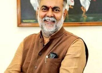 पंचायत प्रतिनिधि किसी एक गांव को आदर्श गांव बनाने की जिम्मेदारी लें – पंचायत एवं ग्रामीण विकास मंत्री श्री प्रहलाद पटेल पांच हजार से ज्यादा जनसंख्या वाली पंचायतों में बनेंगे दो सामुदायिक भवन शहरों से लगी पंचायतों के मुददों पर होगी चर्चा