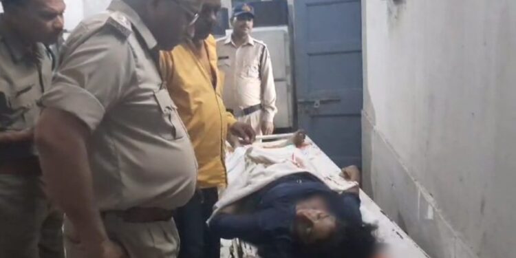 नाबालिग लड़की की चाकू से गोदकर हत्या: प्रेम प्रसंग की आशंका,