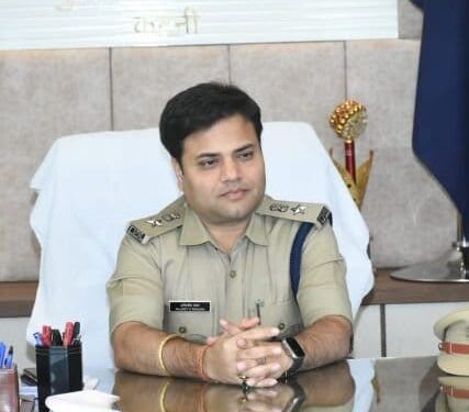 एसपी श्री अभिजीत रंजन ने 78 वें स्वतंत्रता दिवस की सभी जिलेवासियों को हार्दिक शुभकामनाएं दीं हैं। उन्होंने कहा कि हर घर तिरंगा अभियान में हम सभी बढ़ चढ़कर हिस्सा लें और अपने घरों, दुकानों में तिरंगा फहराएं।
