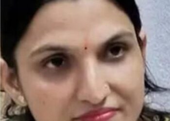 MP की महिला IAS के खिलाफ वारंट: कोर्ट ने हाजिर होने के दिए निर्देश,