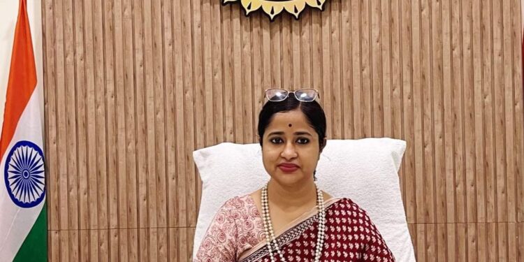 *कलेक्टर द्वारा स्वतंत्रता दिवस के उपलक्ष्य में जिलेवासियों से खादी एवं हथकरघा (हेण्डलूम) से सम्बन्धी वस्त्रो को पहनने की अपील*