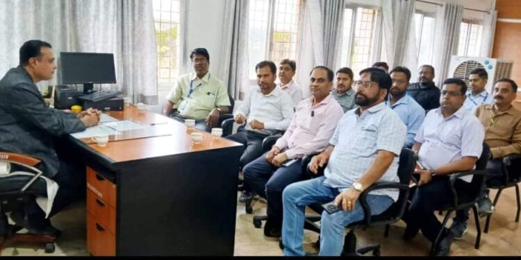 नेशनल लोक अदालत के संबंध में विभिन्न बैंकों, बी.एस.एन.एल. एवं नगर निगम के अधिकारियों के साथ बैठक संपन्न