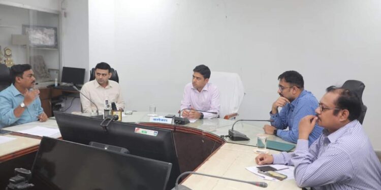 कलेक्टर ने की कटनी विकास प्राधिकरण की योजनाओं की समीक्षा  प्रस्तावित योजनाओं का डी.पी.आर तैयार करने के दिए निर्देश