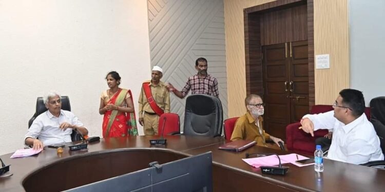 जनसुनवाई में आये 40 आवेदन