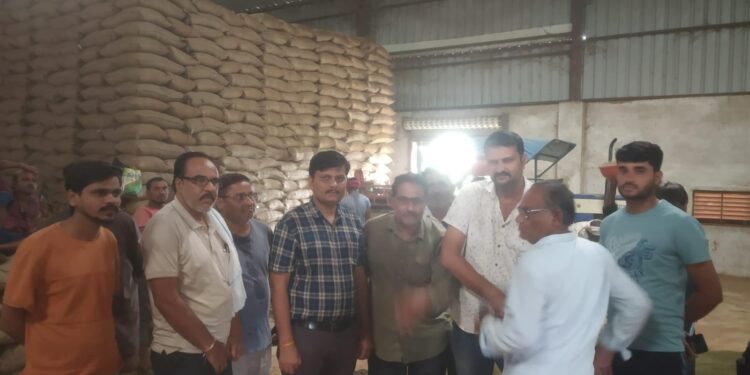 किसान मजदूर महासंघ का आरोप बड़ी संख्या में किसान मूंग उपार्जन की स्लॉट बुकिंग से वंचित.!किसानों की समस्याओं का समाधान नहीं होने पर किसान मजदूर महासंघ जिले में करेगा आंदोलन: प्रदेश मंत्री रमाकांत मीणा