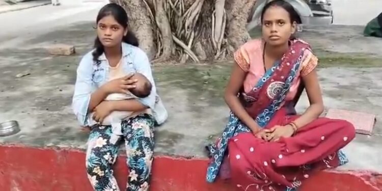 5 साल में ही प्रेम विवाह तोड़ युवक ने विवाहिता को मारपीट कर नवजात शिशु सहित घर से निकला