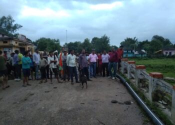 *ग्राम पिपरा में चकरघाटा नाले में निर्मित पुल टूटा विजयराघवगढ़ से वाया पिपरा मैहर मार्ग हुआ अवरूद्ध* *