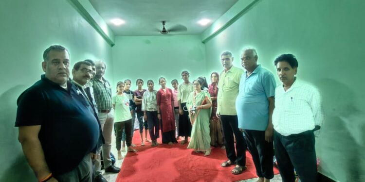 सिमरिया पन्ना शनिवार रात्रि में हुई लगातार बारिश के कारण सिमरिया सहित समूचे परिक्षेत्र के नदी नाले उफान पर