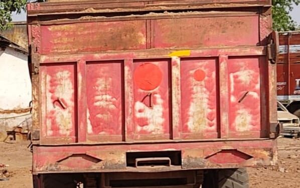 रेत का अवैध परिवहन करने जब्त वाहन से जमा कराया गया 31 हजार 44 रूपये का प्रशमन शुल्क