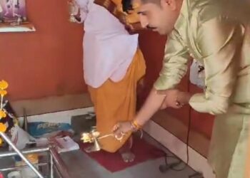 त्रिनेत्र महादेव मंदिर पर नाग पंचमी के अवसर पर बाबा महाकाल का किया जल अभिषेक…!