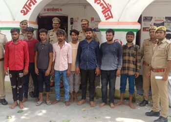 *थाना ठठिया पुलिस द्वारा डकैती की योजना बनाते 08 नफर अभियुक्त को गिरफ्तार कर भेजा जेल।*