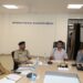 सड़क सुरक्षा समिति की संभाग स्तरीय बैठक संपन्न,नेशनल एवं स्टेट हाईवे आदि मार्गों पर ब्लैक स्पॉट चिन्हित कर उन्हें खत्म किए जाने हेतु आवश्यक कार्रवाई करें,जिलों में विभिन्न स्थानों पर बस स्टॉप चिन्हित किए जाएं : संभागायुक्त श्री तिवारी