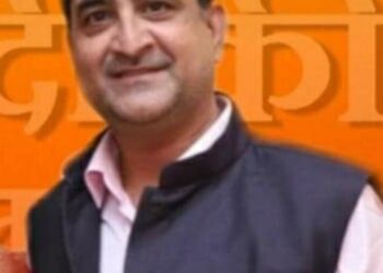 कवि राकेश सोनी(बिंदास)की कवि दरबार में शानदार प्रस्तुति