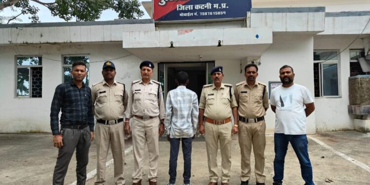 *6 साल से फरार था हत्या के प्रयास का आरोपी करिया, पुलिस ने दबोचा* *कैमोर पुलिस ने बरापार में की घेराबंदी, मशक्कत के बाद पकड़ा गया स्थाई वारंटी*