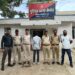 *6 साल से फरार था हत्या के प्रयास का आरोपी करिया, पुलिस ने दबोचा* *कैमोर पुलिस ने बरापार में की घेराबंदी, मशक्कत के बाद पकड़ा गया स्थाई वारंटी*