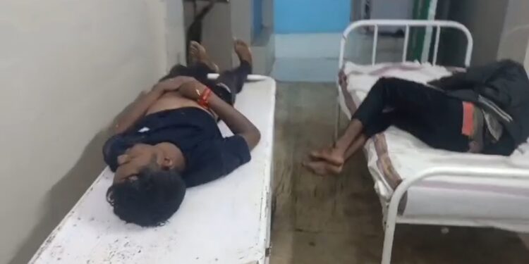 *ब्रेकिंग न्यूज*  *तेज रफ्तार गामा ने बाइक सवार युवक युवकों को मारी जोरदार टक्कर*