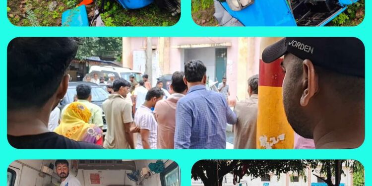 झांसी जिले के मऊरानीपुर कोतवाली क्षेत्र से बड़ा हादसा श्रद्धालुओं से भरी हुई आपे पहाड़ से गिरी दुर्घटना में एक लड़की की हुई मौत गई साथ ही कई सवारियां गंभीर रूप से घायल हुई । जिनमें से कुछ को हालत गंभीर होने पर मेडिकल कॉलेज झांसी के लिए रेफर कर दिया गया।