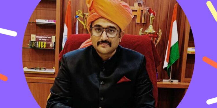अपर मुख्य सचिव ने सीएम हेल्पलाइन की शिकायतों के निराकरण के उत्कृष्ट प्रदर्शन पर सीईओ श्री गेमावत को जारी किया प्रशंसा पत्र