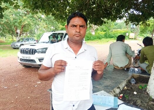 बी. आर. कंस्ट्रक्सन, पटेल एस ई डब्लू एवं रॉबिन्स कंपनी के द्वारा विगत 6 वर्षों से पी एफ की राशि का भुगतान न करने हेतु कटनी कलेक्टर से जन सुनवाई मे ज्ञापन पत्र के माधयम से की शिकायत