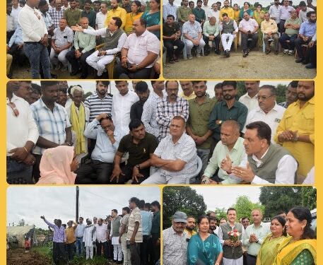 *तेवर विस्थापित स्थल की तस्वीर बदलने महापौर जगत बहादुर सिंह अन्नू विधायक नीरज सिंह,निगमाध्यक्ष रिंकू विज और निगम के बड़े अमले के साथ पहुॅचे भड़पुरा*  **बस्ती में पहुंच मार्ग के लिए एक करोड रुपए के काम शुरू – महापौर*