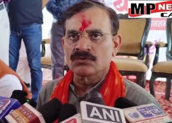 छतरपुर थाने पर उपद्रवियों का पथराव का मामला: बीजेपी प्रदेश अध्यक्ष बीडी शर्मा का बयान, आतंक मचाने वाले बक्शे नहीं जाएंगे,  ऐसे गुंडों को नेस्तनाबूत कर देंगे, बिल्कुल नहीं छोड़ेंगे VIDEO