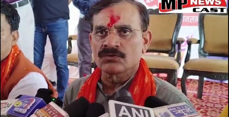 छतरपुर थाने पर उपद्रवियों का पथराव का मामला: बीजेपी प्रदेश अध्यक्ष बीडी शर्मा का बयान, आतंक मचाने वाले बक्शे नहीं जाएंगे,  ऐसे गुंडों को नेस्तनाबूत कर देंगे, बिल्कुल नहीं छोड़ेंगे VIDEO