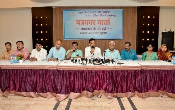 *जो कहा वो किया…. जो कहेंगे वो करेंगे* *महापौर का संकल्प हुआ पूरा* *मॉं नर्मदा में अब नहीं मिलेगा गंदा पानी* *दो वर्षो में शहरी अद्योसंरचना के विकास कार्यो के अंतर्गत 303 करोड़ रूपये की लागत से सड़क, नाले एवं नालियों, पुलियों आदि के निर्माण कार्य कराये गए*