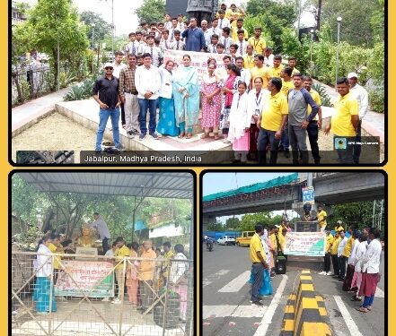 *निगमायुक्त प्रीति यादव के निर्देश पर*  *शहर के विभिन्न क्षेत्रों में चला विशेष स्वच्छता एवं जन जागरूकता अभियान*  *स्वतंत्रता संग्राम सेनानियों की प्रतिमाओं पर किया माल्यार्पण*