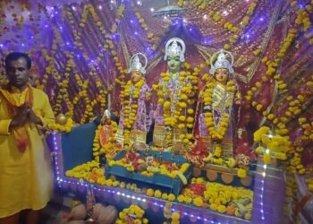 बांधवगढ टाइगर रिजर्व के कोर के जंगल में स्थित बांधवधीश के मंदिर को साल भर में जन्माष्टमी के दिन सभी श्रद्धालुओं के लिए खोला गया VIDEO