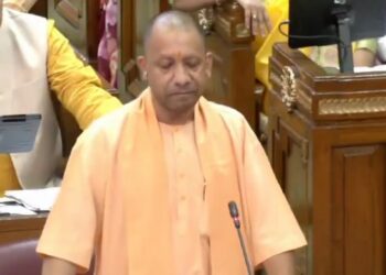 किसी वायरल वीडियो प्रदेश के मुख्यमंत्री द्वारा इतना संज्ञान में लेना वाकई में बड़ी बात है। देखिए VIDEO  बड़े बड़े अफसर हटाए गए, पूरी चौकी सस्पेंड हुई।