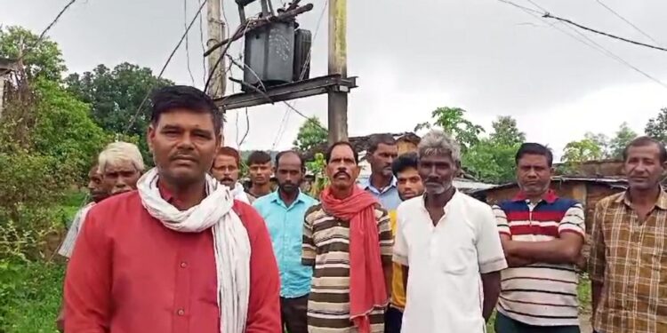 20 दिनों से बंद पड़ा ट्रांसफार्मर विद्युत विभाग नहीं दे रहा ध्यान