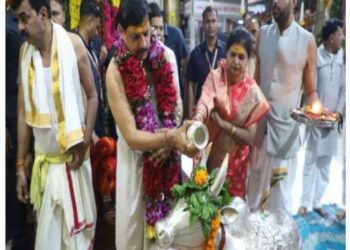 CM डॉ. यादव पहुंचे महाकालेश्वर, सोमवती अमावस्या पर पूजा-अर्चना कर बाबा महाकाल का लिया आशीर्वाद