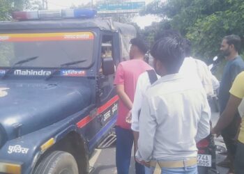 कन्नौज तालग्राम ट्रैक्टर ने बाइक में मारी टक्कर बाइक सवार गंभीर रूप से हुए घायल स्थानीय लोगों ने एंबुलेंस से मेडिकल कॉलेज भिजवाए