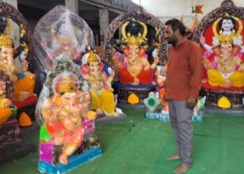 नगर में सजने लगी गणपति बप्पा की दुकानें  7 सितंबर को घर-घर विराजेंगे मंगल मूर्ति…।