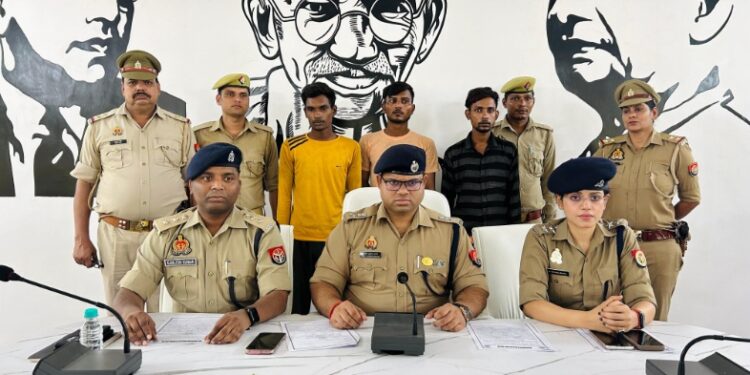 *थाना इन्दरगढ़ पुलिस द्वारा लूट की घटना करने वाले 03 अभियुक्तगण व 02 बाल अपचारी को किया गया गिरफ्तार कर कब्जे से 02 अदद मोटर साईकिल ,01 अदद तमंचा 315 बोर व 02 अदद जिन्दा कारतूस,01 अदद मोबाइल तथा 1450 रूपये नगद किया बरामद ।*