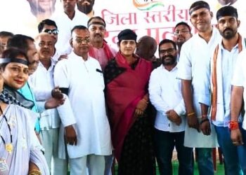 *महिला सुरक्षा हेतु भाजपा सरकार के विरोध में मौन प्रदर्शन में सम्मिलित हुए छत्तीसगढ़ लोधी समाज के प्रदेश कोषाध्यक्ष एवं वरिष्ठ कांग्रेस नेता विष्णु लोधी*