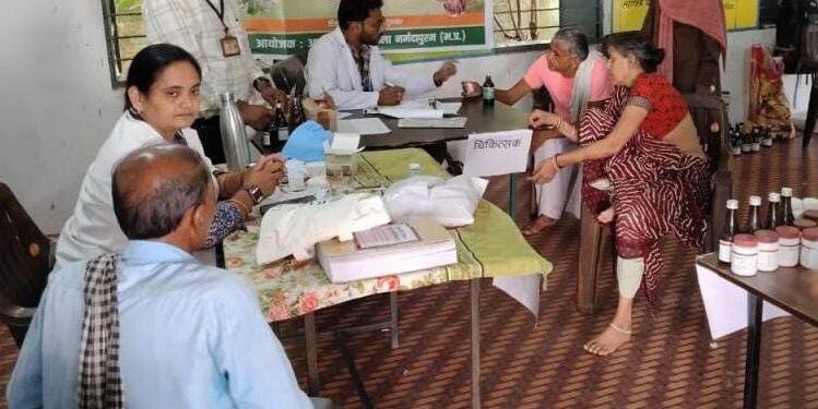आयुष विभाग के द्वारा स्वास्थ्य शिविर आयोजित किये गये