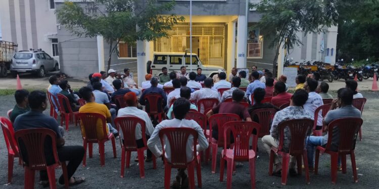 *बरही थाना प्रांगण में शांति समिति की बैठक में हुआ निर्णय* *डीजे में फूहड़ गाना बजाने वालो पर होगी कार्यवाई* *शांति-सौहार्द्र के साथ त्यौहार मनाने पर जोर*