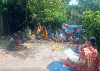 गर्भवती महिलाओं के खान पान में जरूरी है पोषक तत्व  उमरियापान के आंगनवाड़ी केंद्र क्रमांक 7 में महिलाओं को एनीमिया और उसके रोकथाम को लेकर दी जानकारी