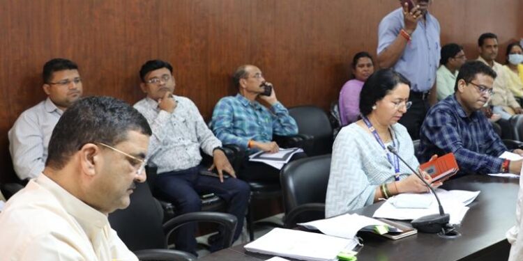 कलेक्टर की जनसुनवाई में रजिस्ट्री संबंधी भूमि घोटाला में कार्यवाही नहीं करने का गंभीर मामला पहुंचा.! रहवासी मद की बहुमूल्य नजूल भूमि पर हेराफेरी कर करोड़ों की राजस्व हानि का गंभीर आरोप….?
