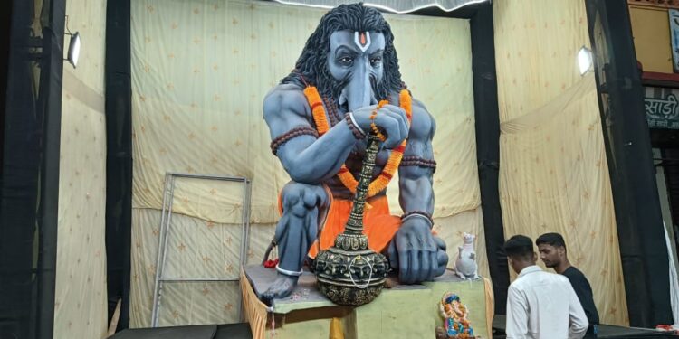 शेर चौक मे बजरंग स्वरुप पधारे श्री गणेश