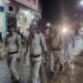आगामी त्यौहारों को देखते हुए पुलिस ने निकाल फ्लैग मार्च